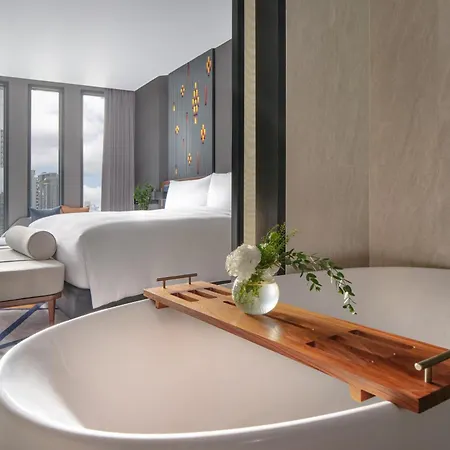Intercontinental Bangkok Sukhumvit By Ihg Hotel Exterior photo