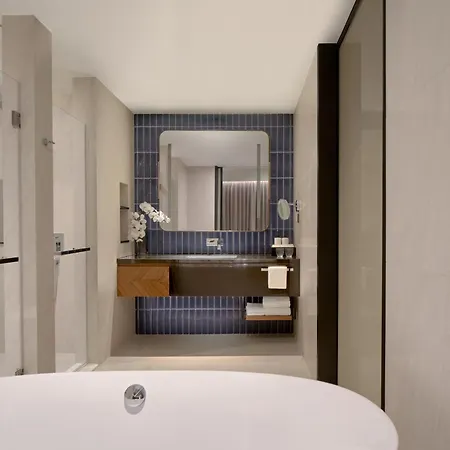 Intercontinental Bangkok Sukhumvit By Ihg Hotel Exterior photo