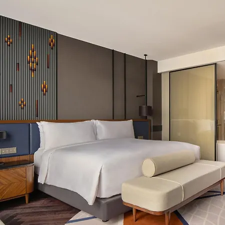 Intercontinental Bangkok Sukhumvit By Ihg Hotel Exterior photo