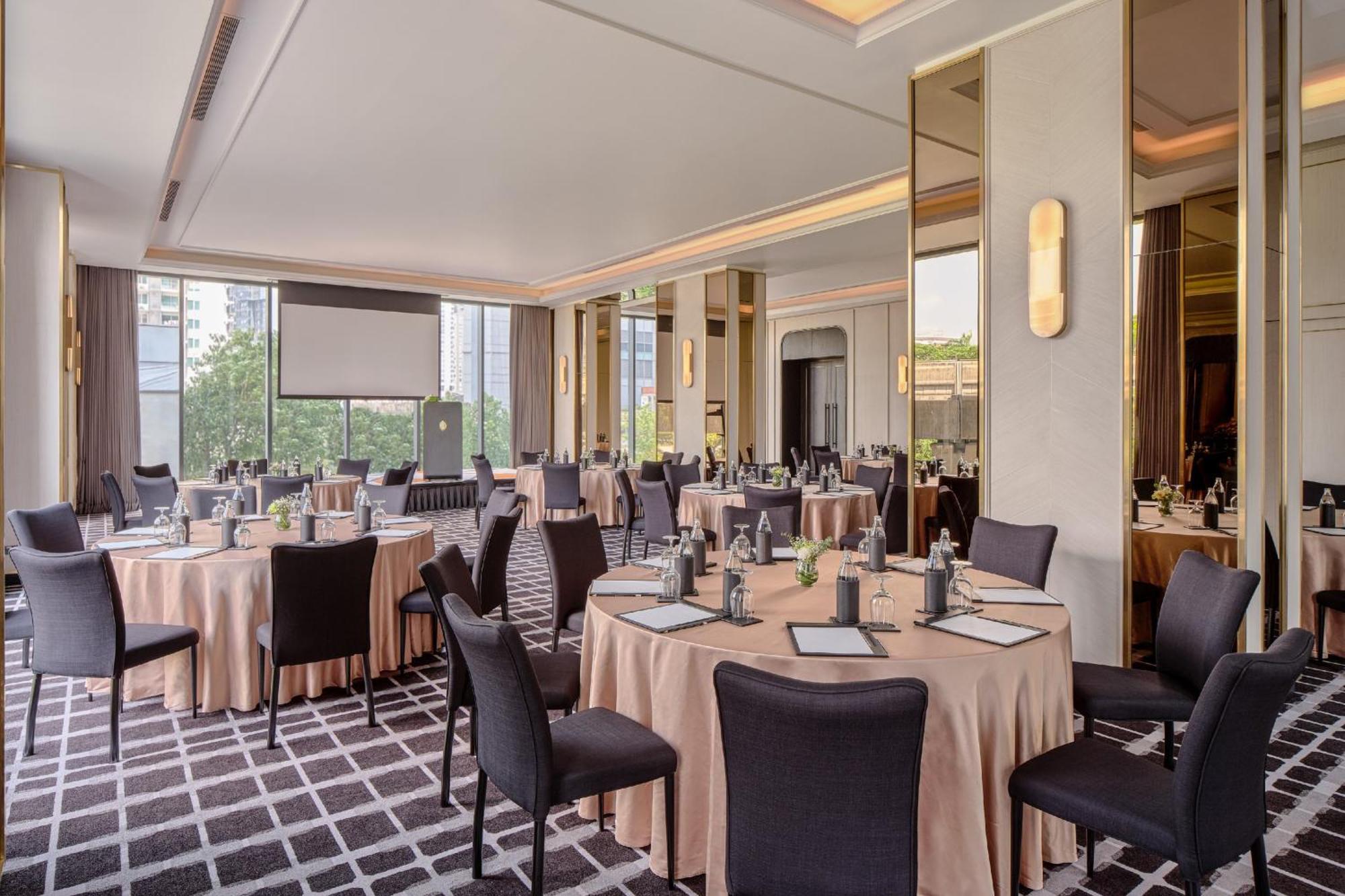 Intercontinental Sukhumvit By Ihg Hotel Bangkok