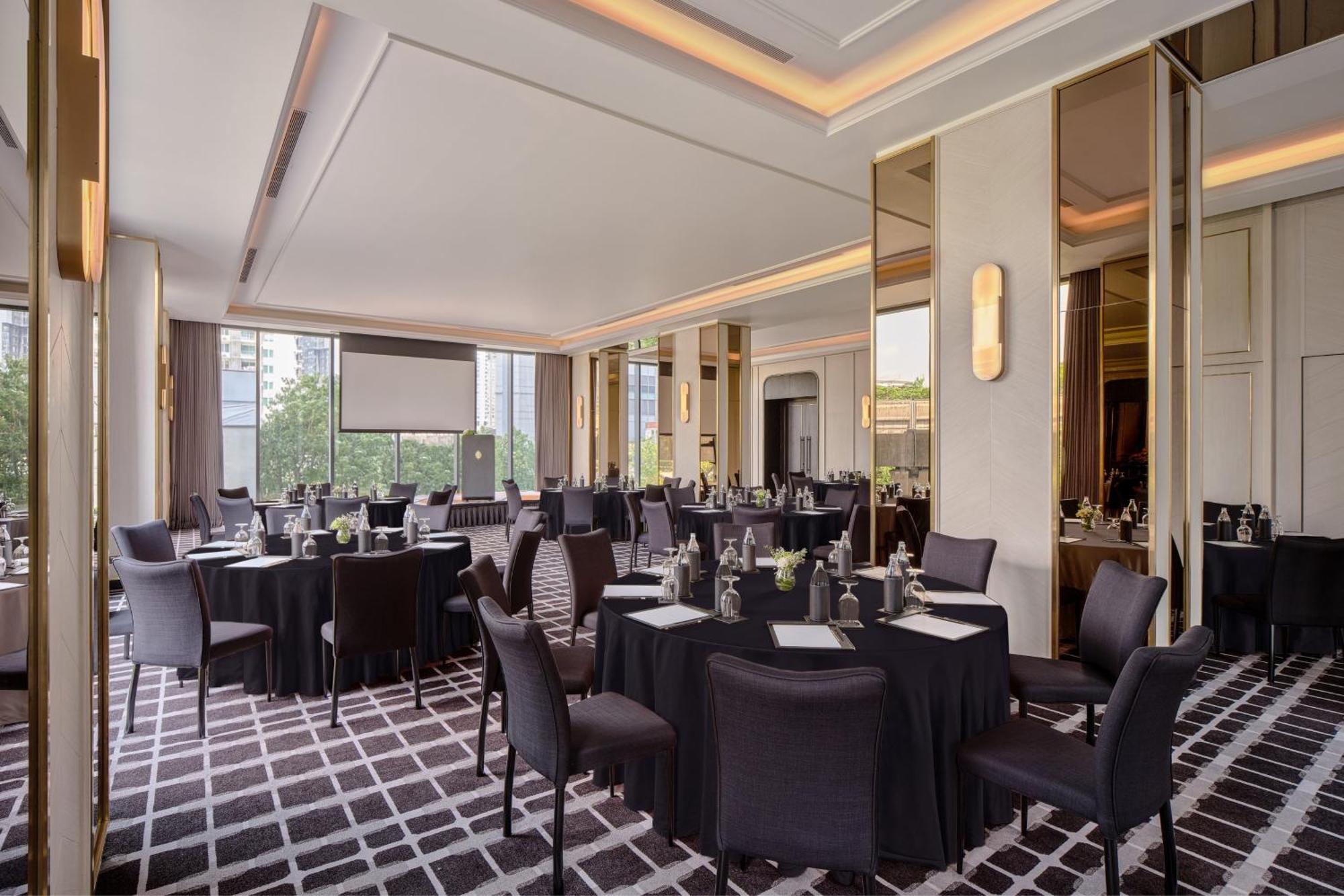 Intercontinental Sukhumvit By Ihg Hotel 5*